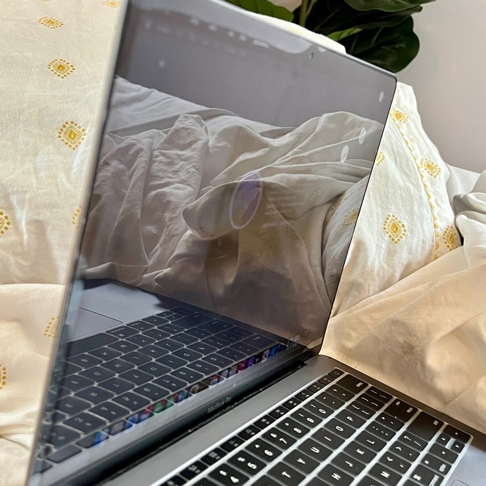 MacBook Pro 2017 - Picture 8 of 15